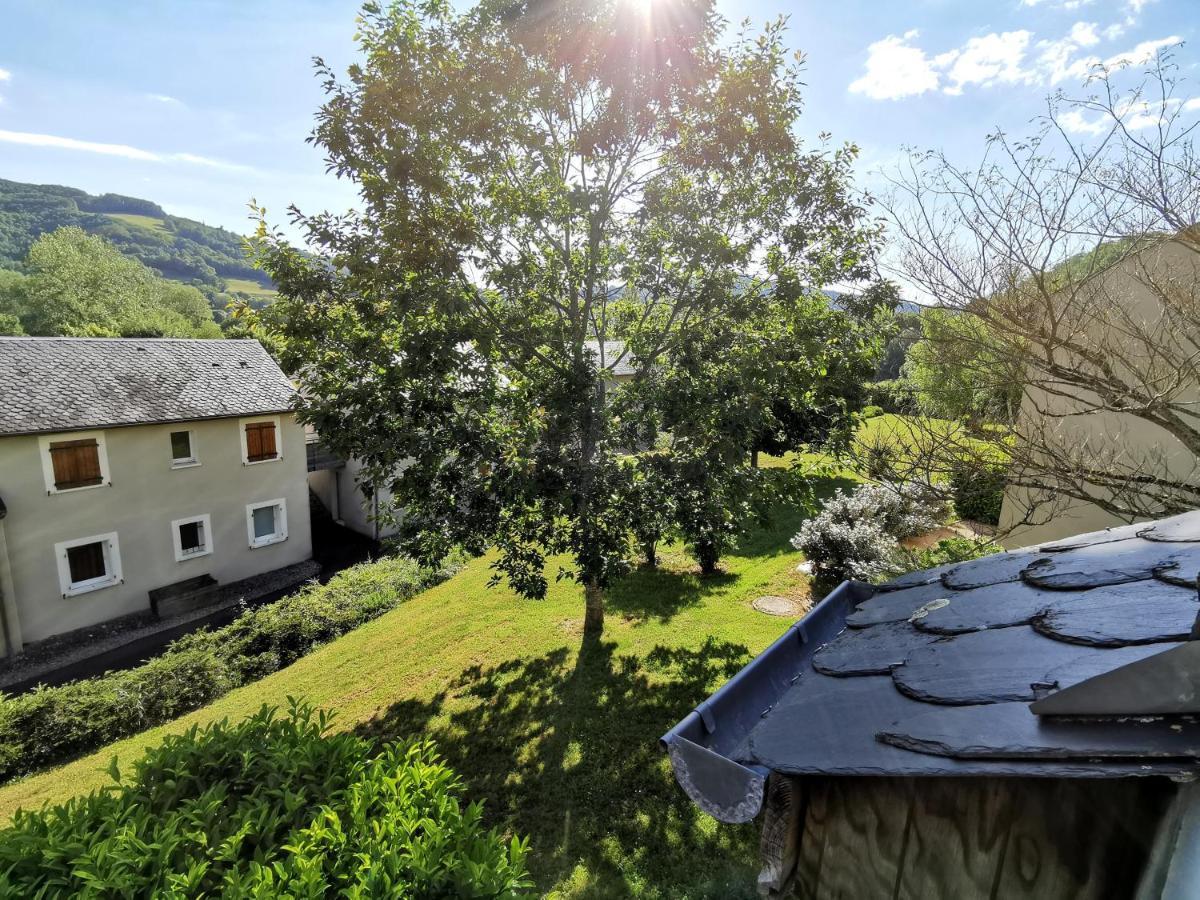 Apartamento Maison mitoyenne piscines chauffées et tourisme vert Saint-Geniez-dʼOlt Exterior foto